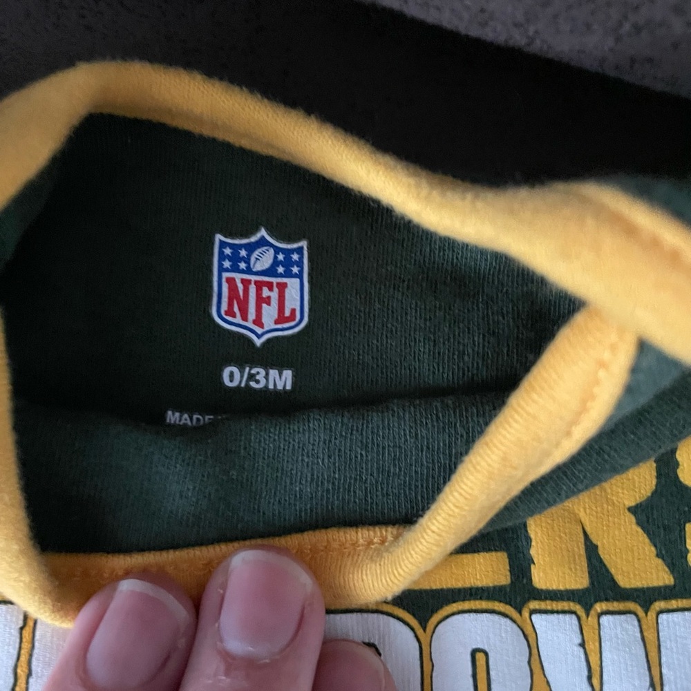 Greenbay packers onsies 0/3 month